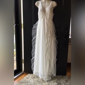 LACE MAXI DRESS NWOT